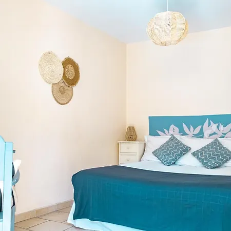 Logis Et Restaurant La Bastide Cabezac Отель