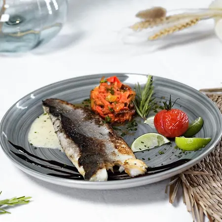 Logis Et Restaurant La Bastide Cabezac Биз-Минервуа