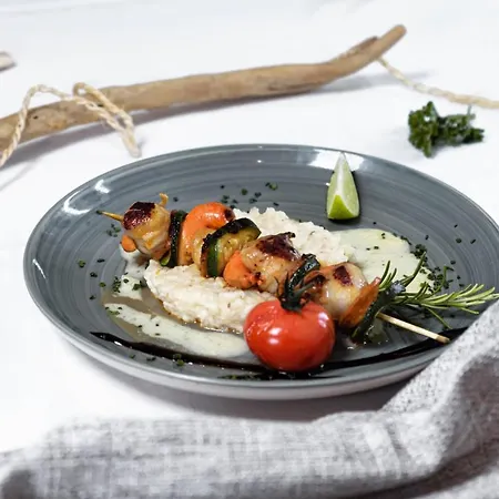 Отель Logis Et Restaurant La Bastide Cabezac Биз-Минервуа