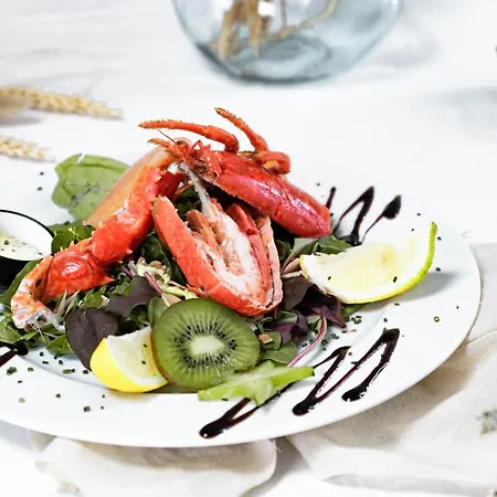 Logis Et Restaurant La Bastide Cabezac