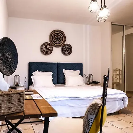 Logis Et Restaurant La Bastide Cabezac Отель 3*