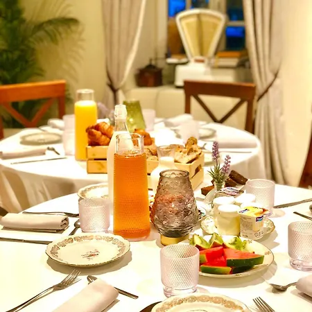 Logis Et Restaurant La Bastide Cabezac Отель Биз-Минервуа