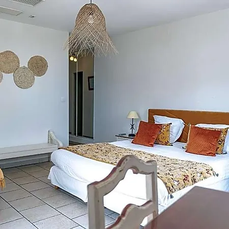 Logis Et Restaurant La Bastide Cabezac 3*