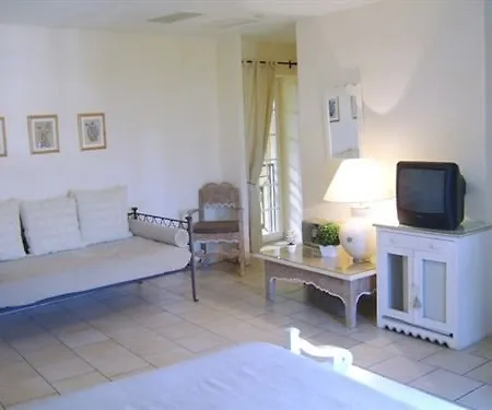 Отель Logis Et Restaurant La Bastide Cabezac 3*